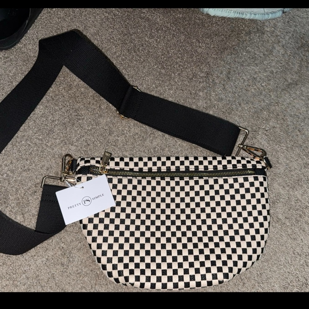 Pretty Simple Checkered cross body